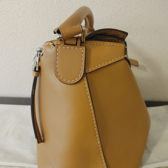 Loewe Large Puzzle Edge In Tan - Picture 4 of 15